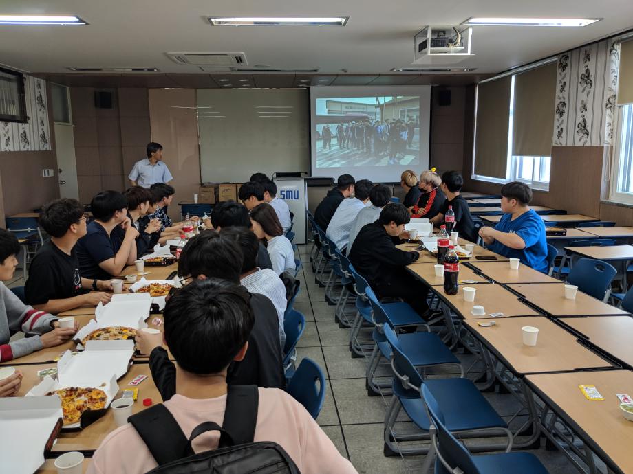 180530 단체봉사활동 참가 학생들 다과회